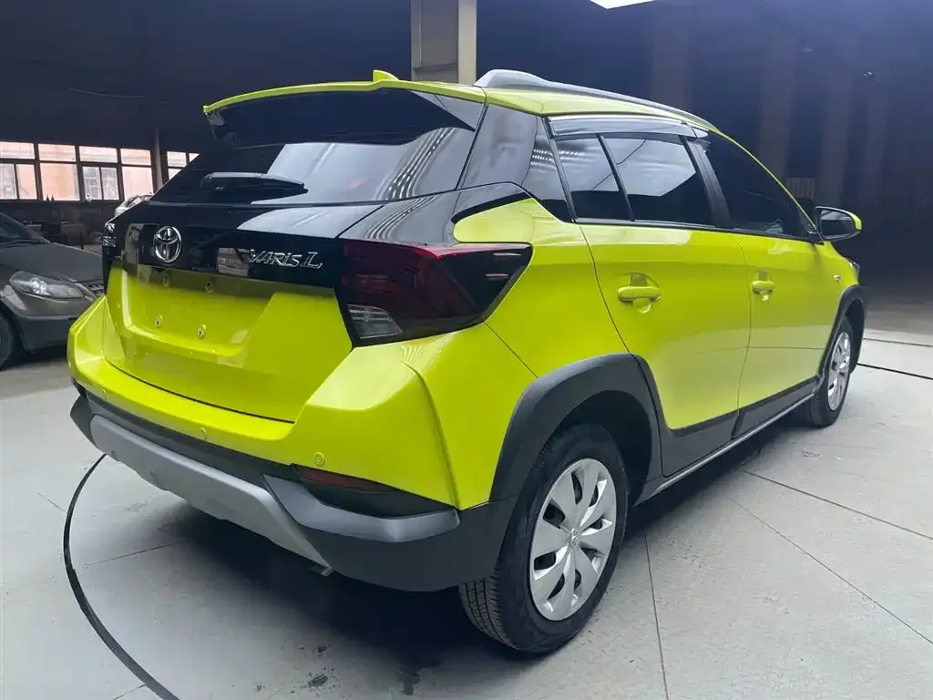 Toyota Yaris L — фото 7