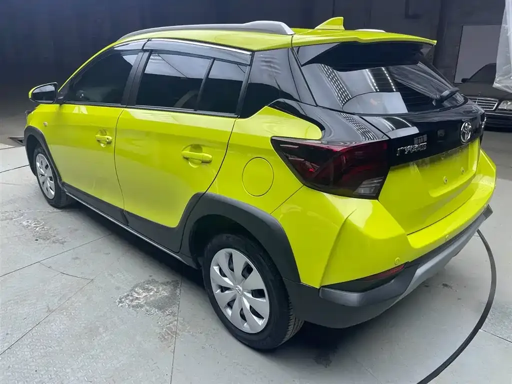 Toyota Yaris L — фото 8