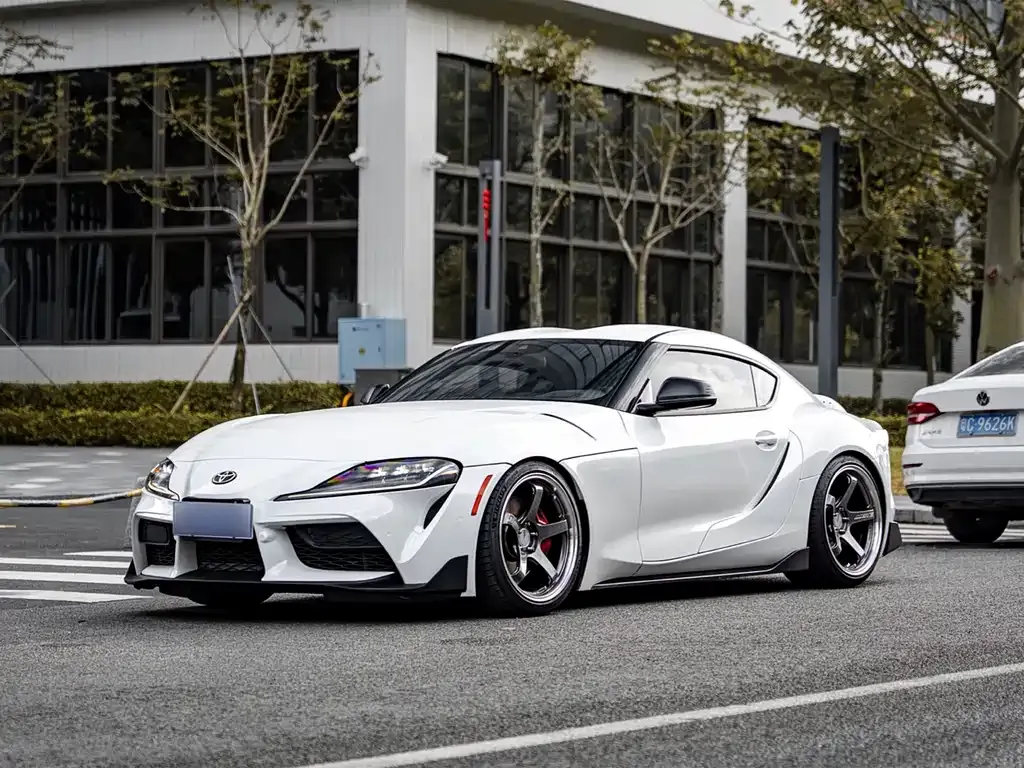 Toyota Supra — фото 1