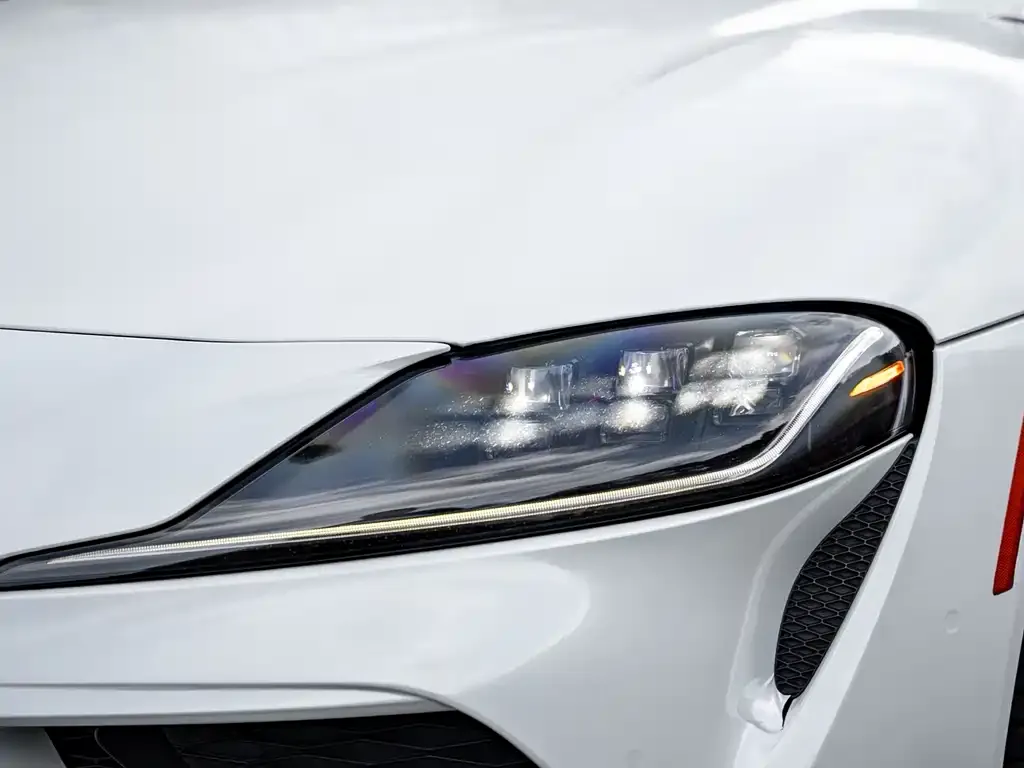 Toyota Supra — фото 2