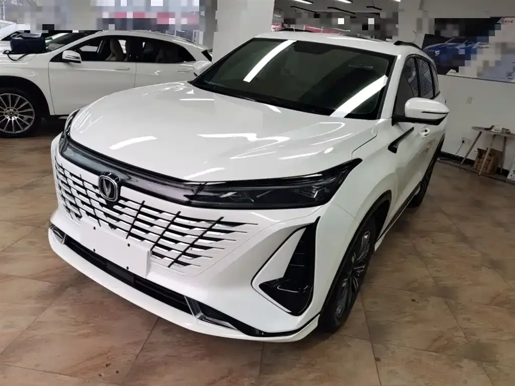 Changan CS75PLUS — фото 1