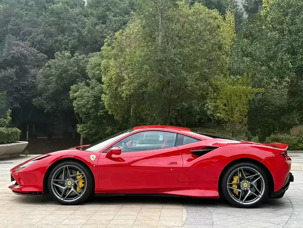Ferrari F8 — фото 6
