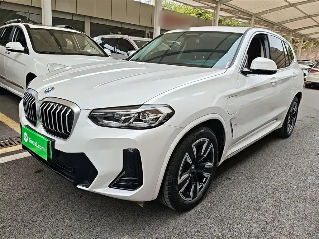 BMW iX3 — фото 1