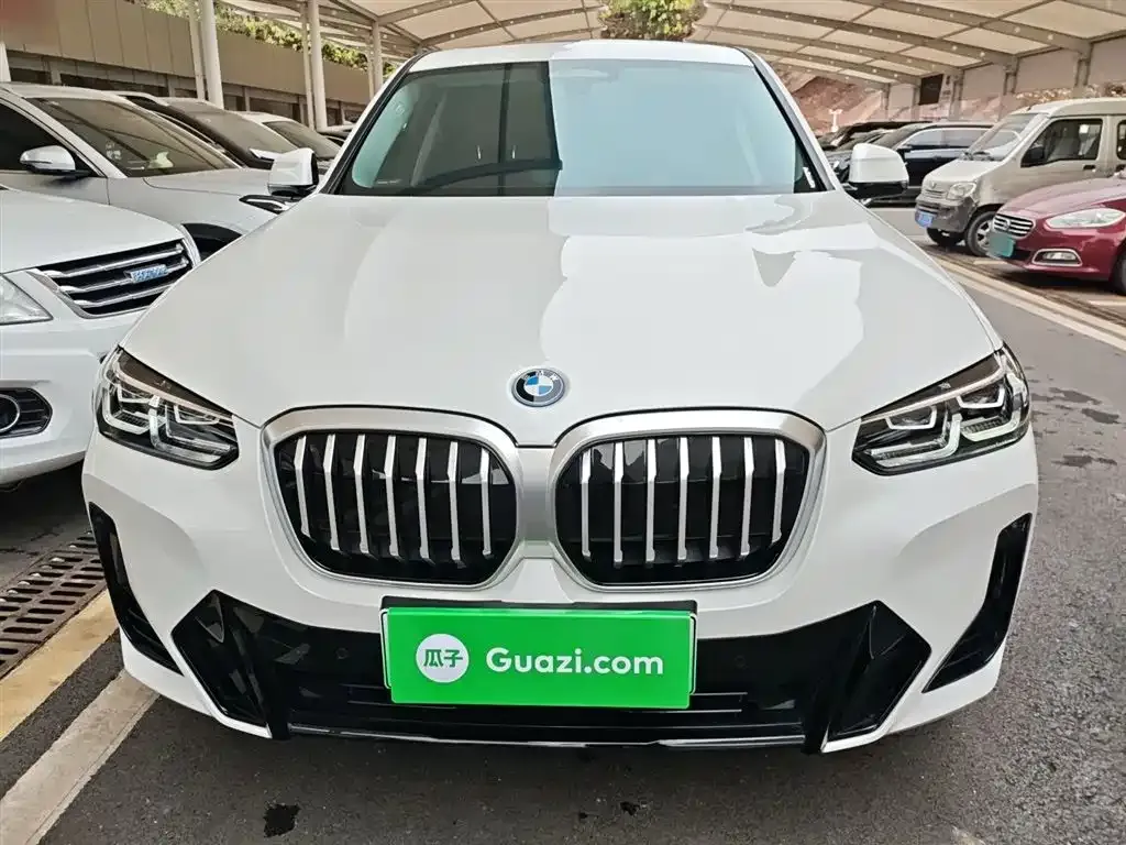 BMW iX3 — фото 9
