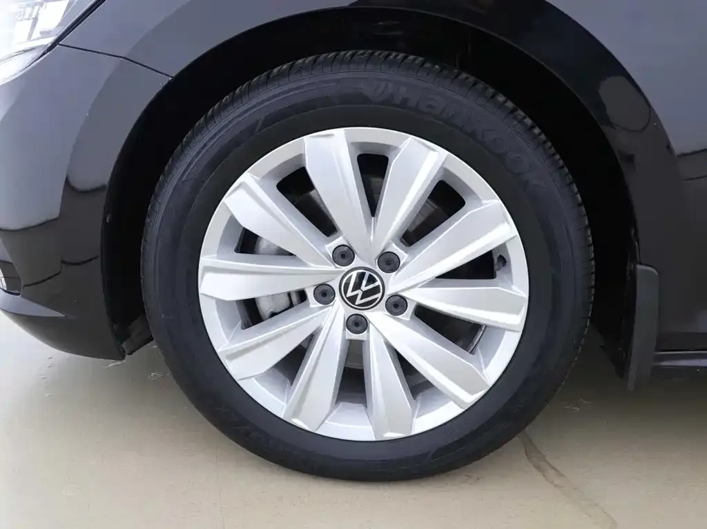 Volkswagen Passat — фото 10