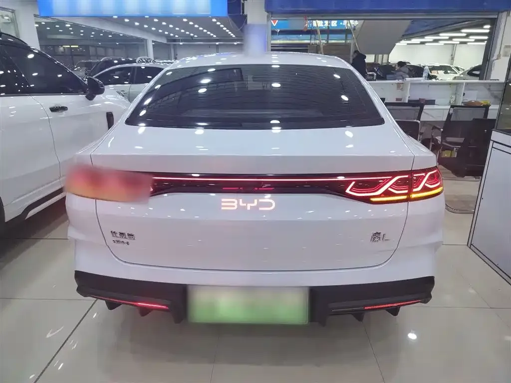 BYD Qin L — фото 8