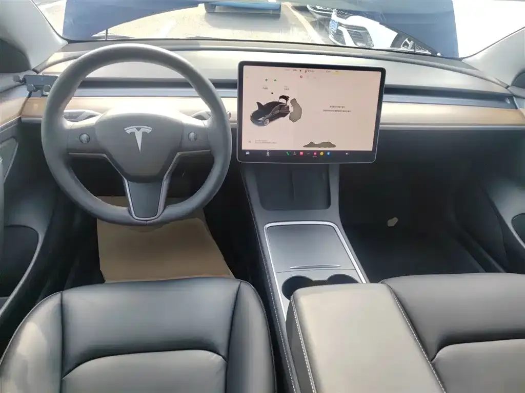 Tesla Model 3 — фото 6