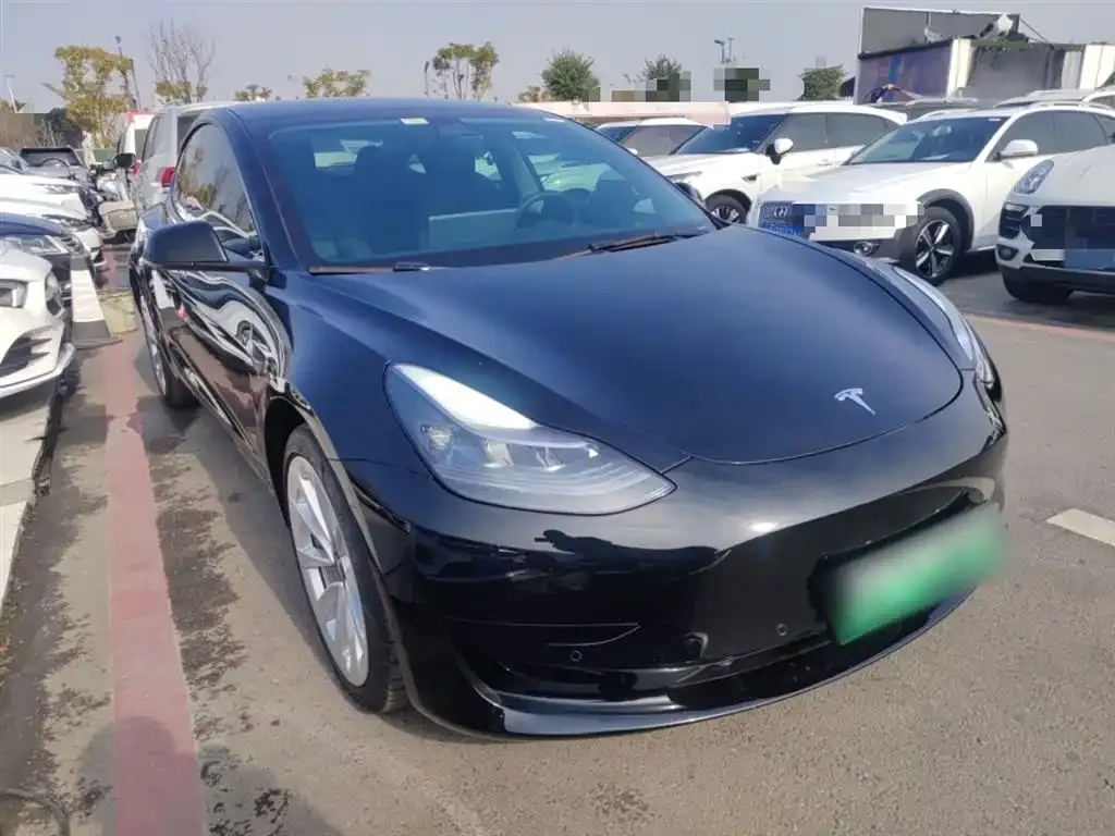 Tesla Model 3 — фото 9