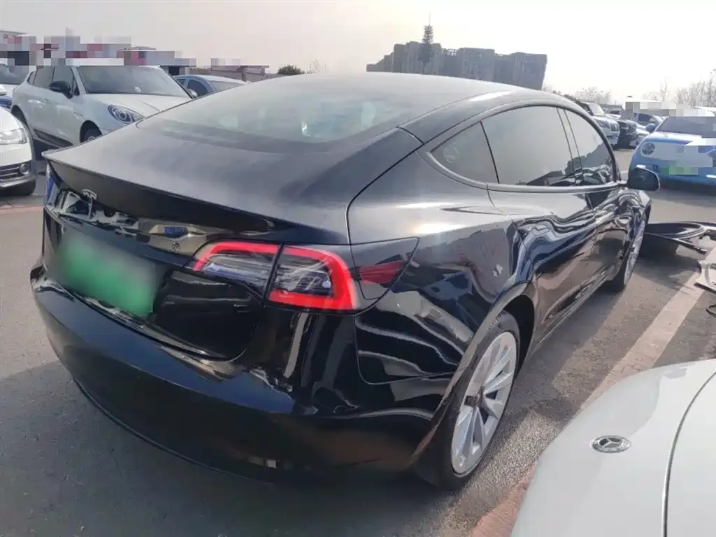 Tesla Model 3 — фото 4