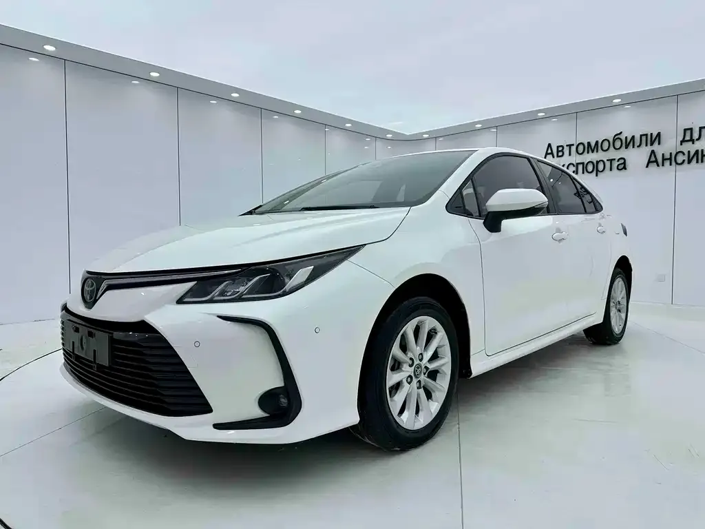 Toyota Corolla — фото 1
