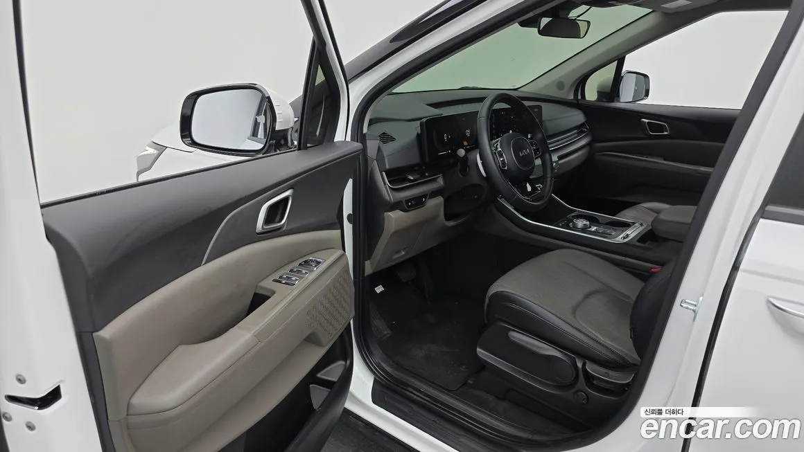 Kia Carnival — фото 10