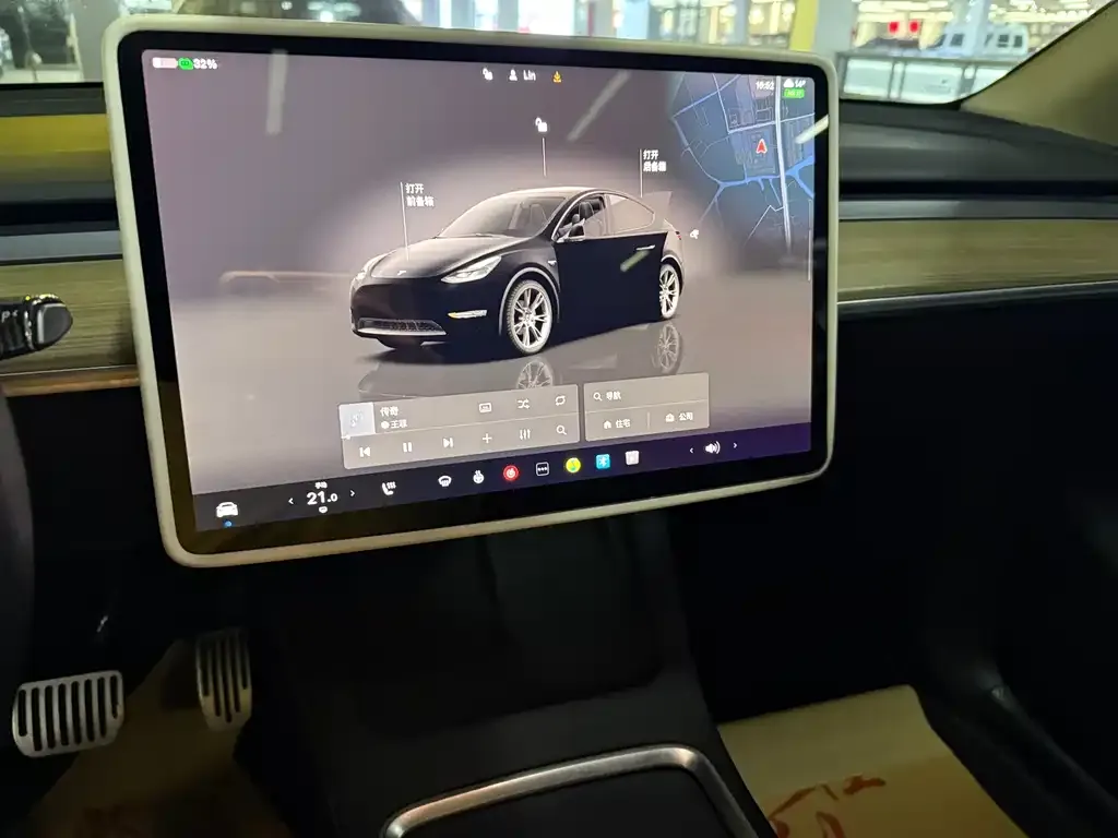 Tesla Model Y — фото 9