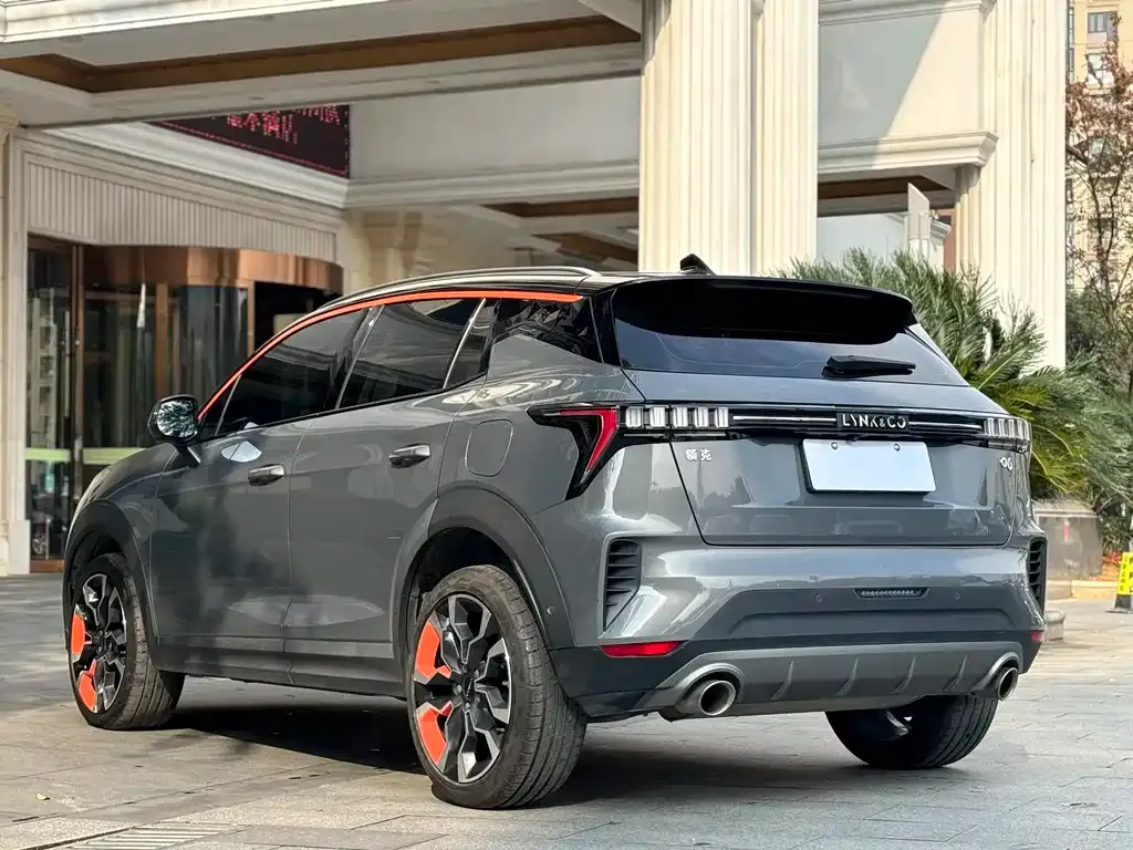 Lynk & Co 06 — фото 9