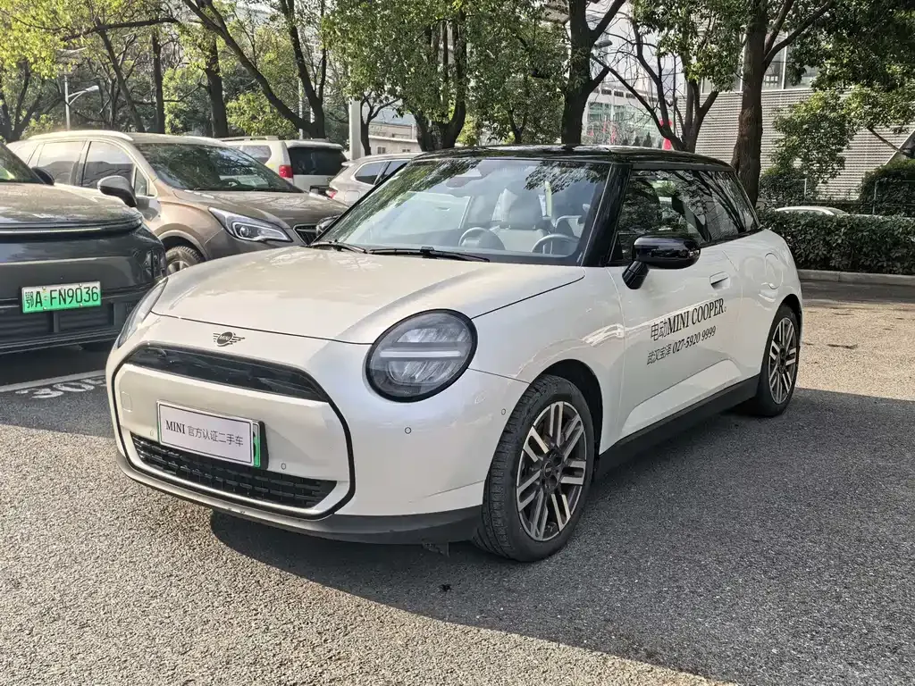 MINI Cooper EV — фото 1