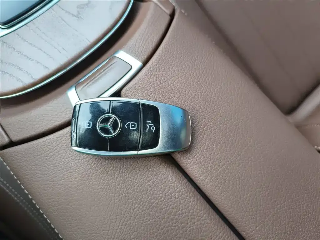 Mercedes-Benz E-Class New Energy — фото 2