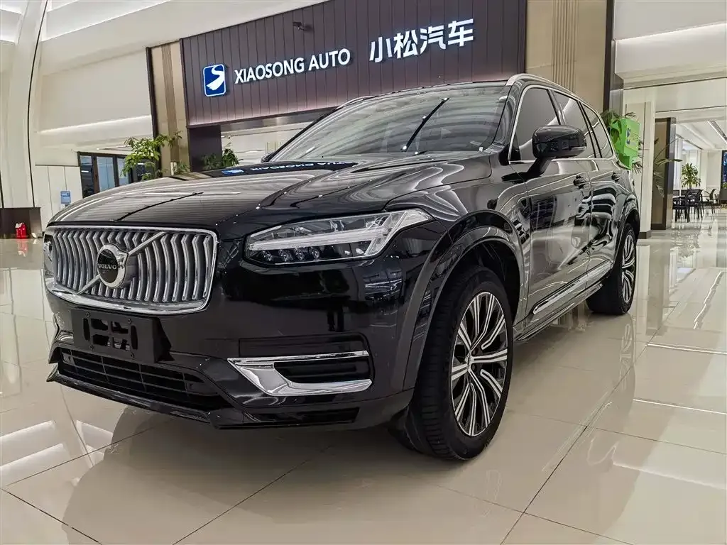 Volvo XC90 — фото 1