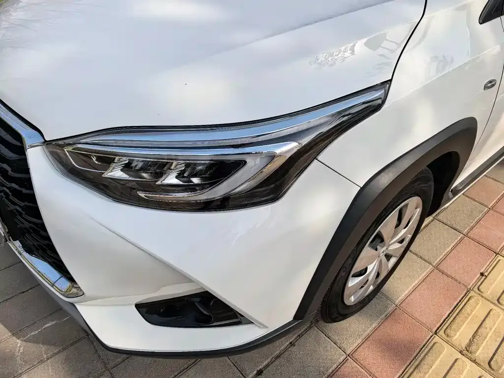 Toyota Yaris L — фото 4