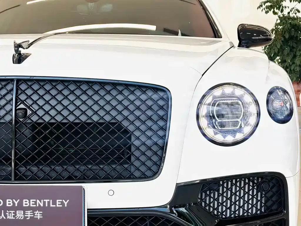 Bentley Flying Spur — фото 5