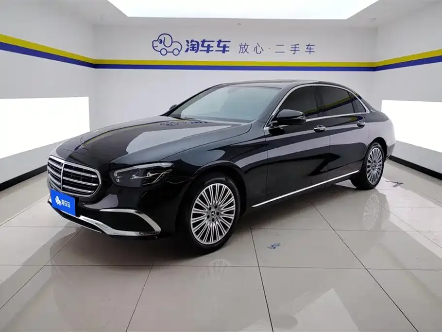 Mercedes-Benz E-Class — фото 1