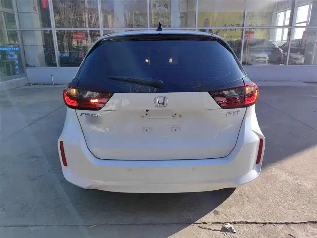 Honda Fit — фото 5