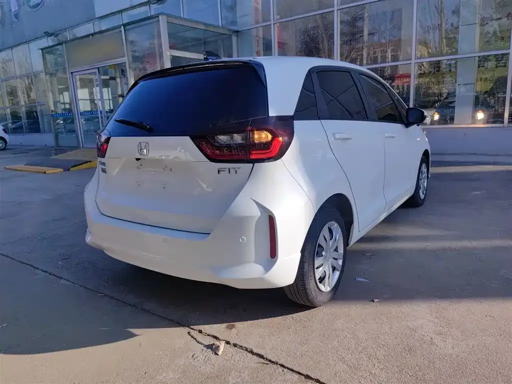 Honda Fit — фото 7