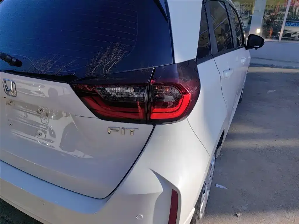 Honda Fit — фото 4