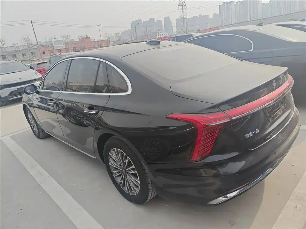 Hongqi H5 — фото 5