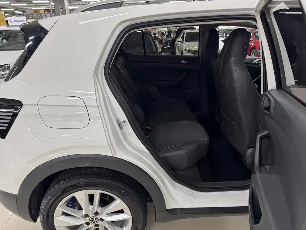 Volkswagen T-Cross — фото 10