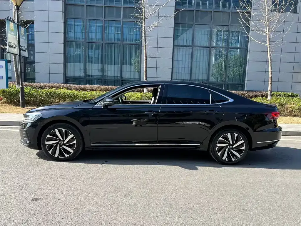 Volkswagen Passat — фото 7