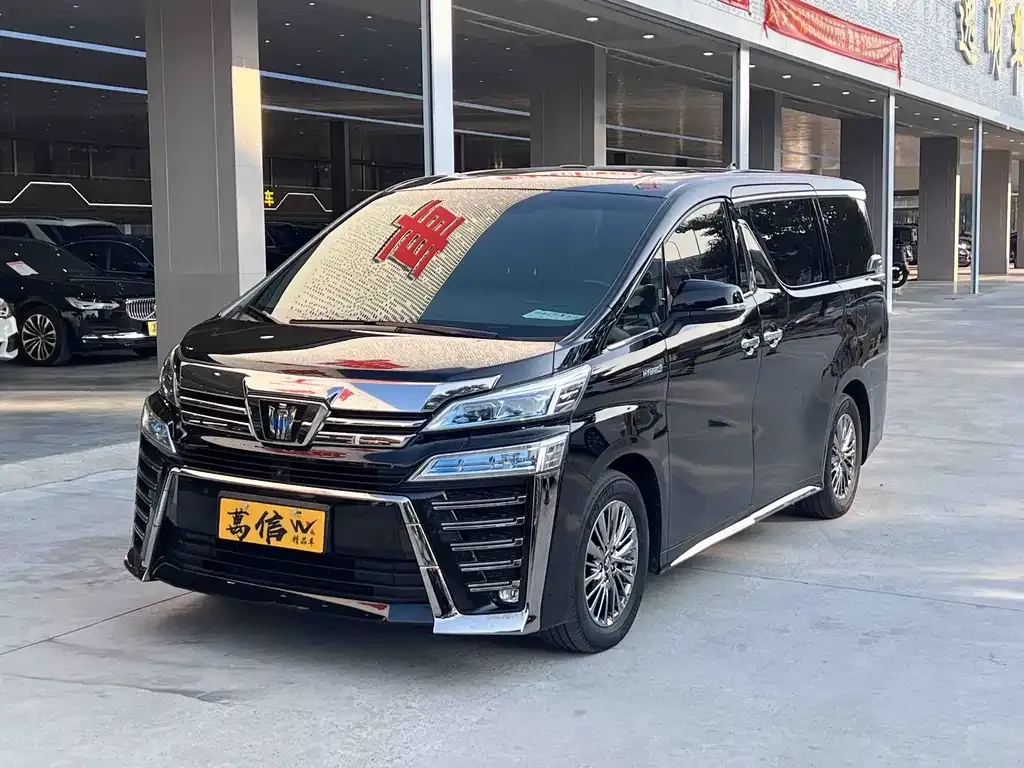 Toyota Vellfire — фото 1
