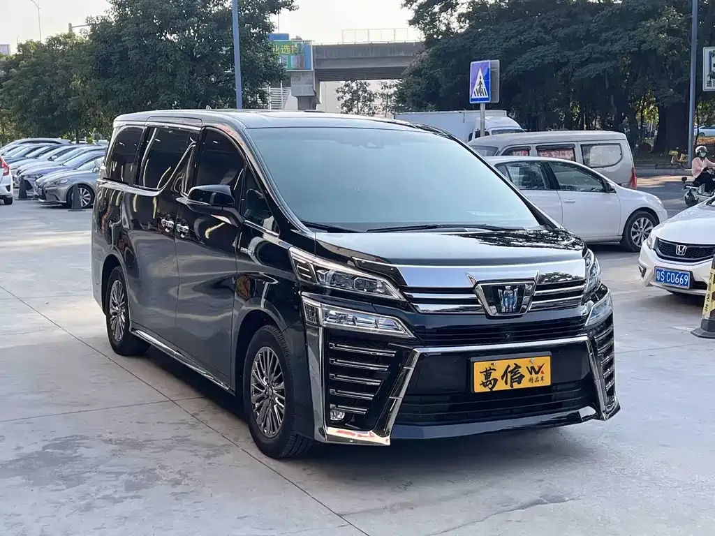 Toyota Vellfire — фото 6