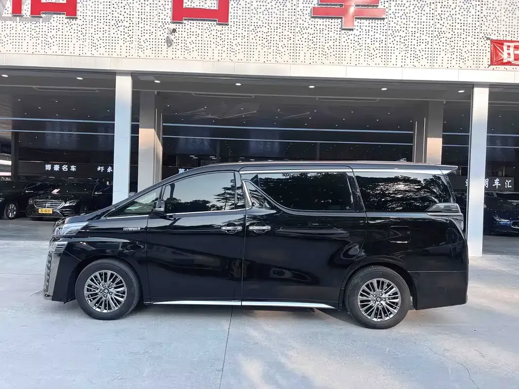 Toyota Vellfire — фото 9