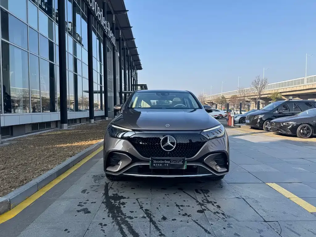 Mercedes-Benz EQE SUV — фото 10