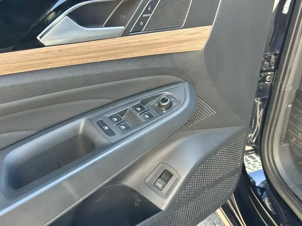 Volkswagen Passat — фото 10