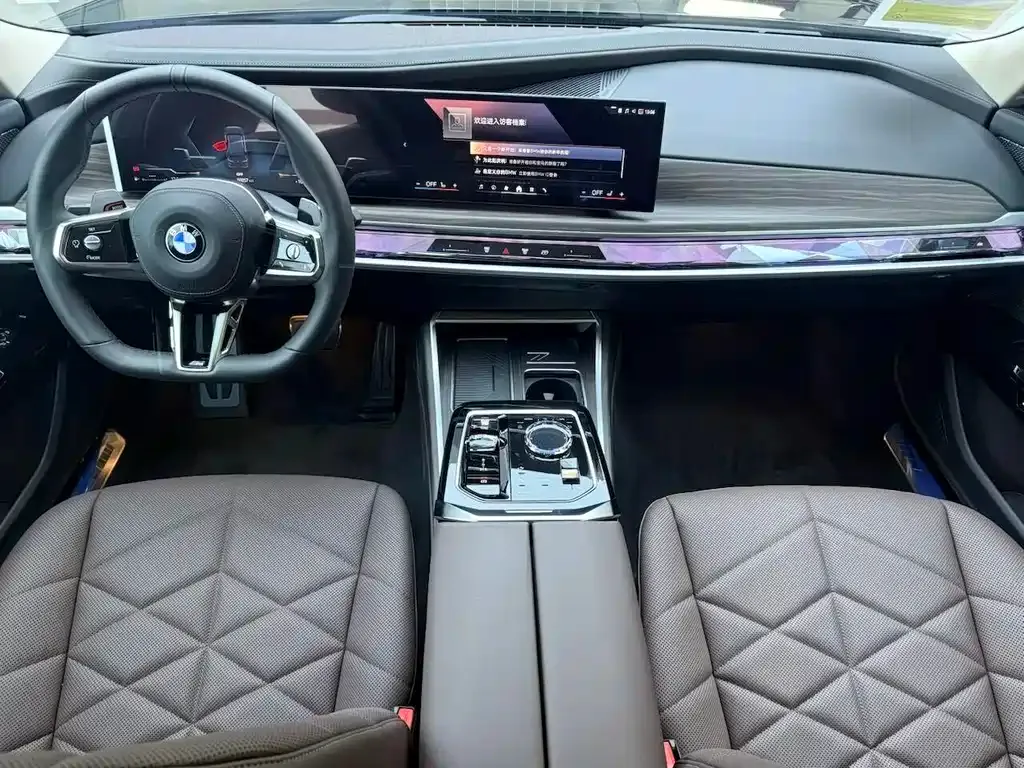 BMW 7 Series — фото 10