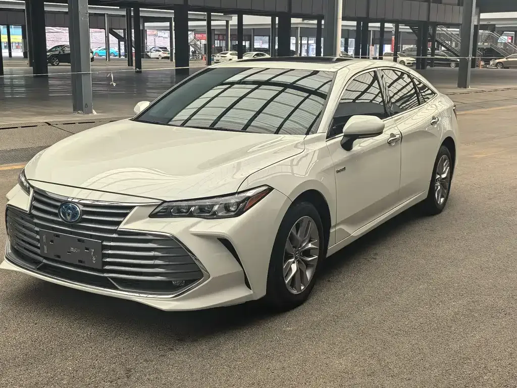 Toyota Avalon — фото 1