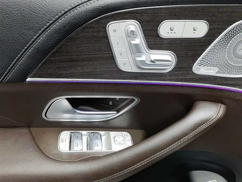 Mercedes-Benz GLS — фото 10