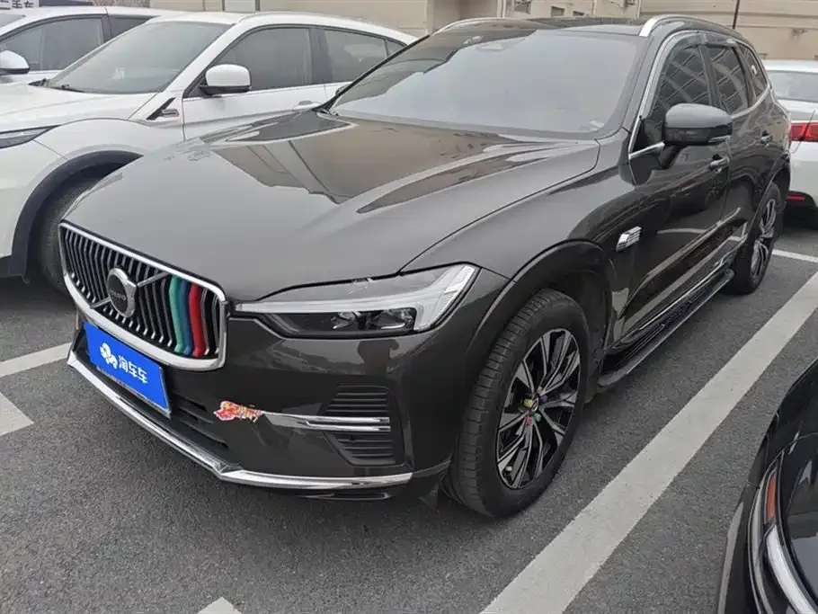 Volvo XC60 — фото 1