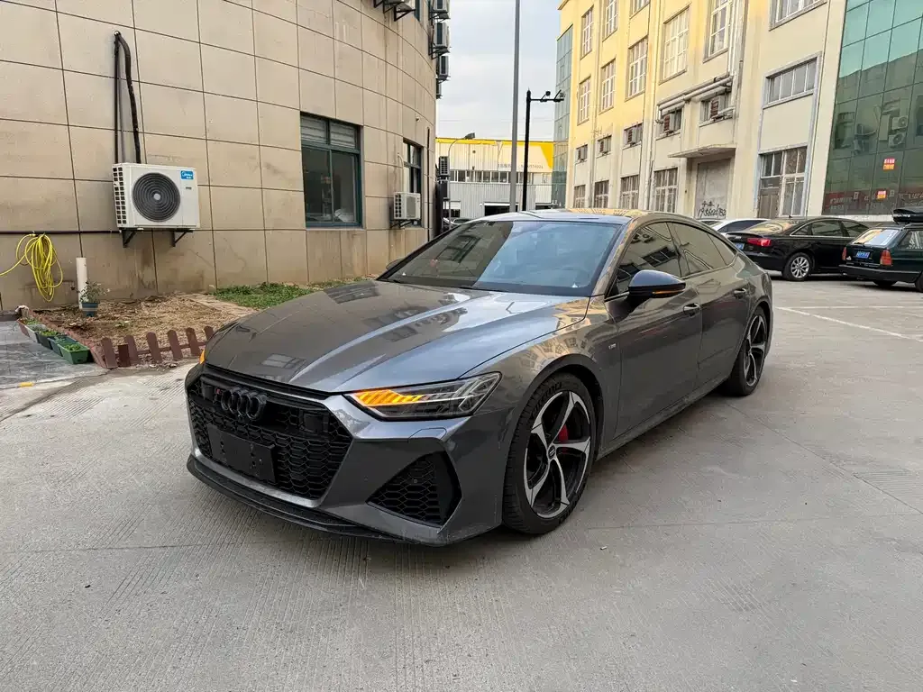 Audi A7 — фото 1
