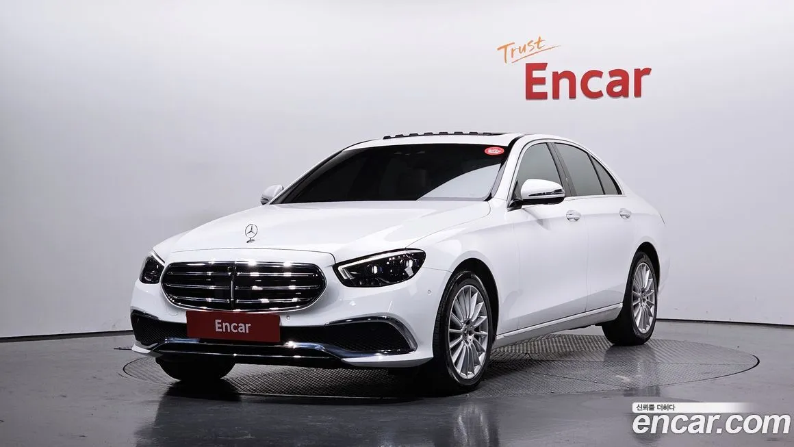Mercedes-Benz E-Class — фото 1