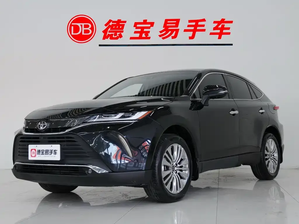 Toyota Harrier — фото 1