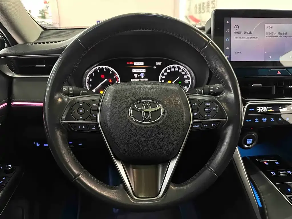 Toyota Harrier — фото 4