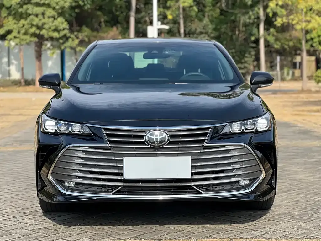 Toyota Avalon — фото 2