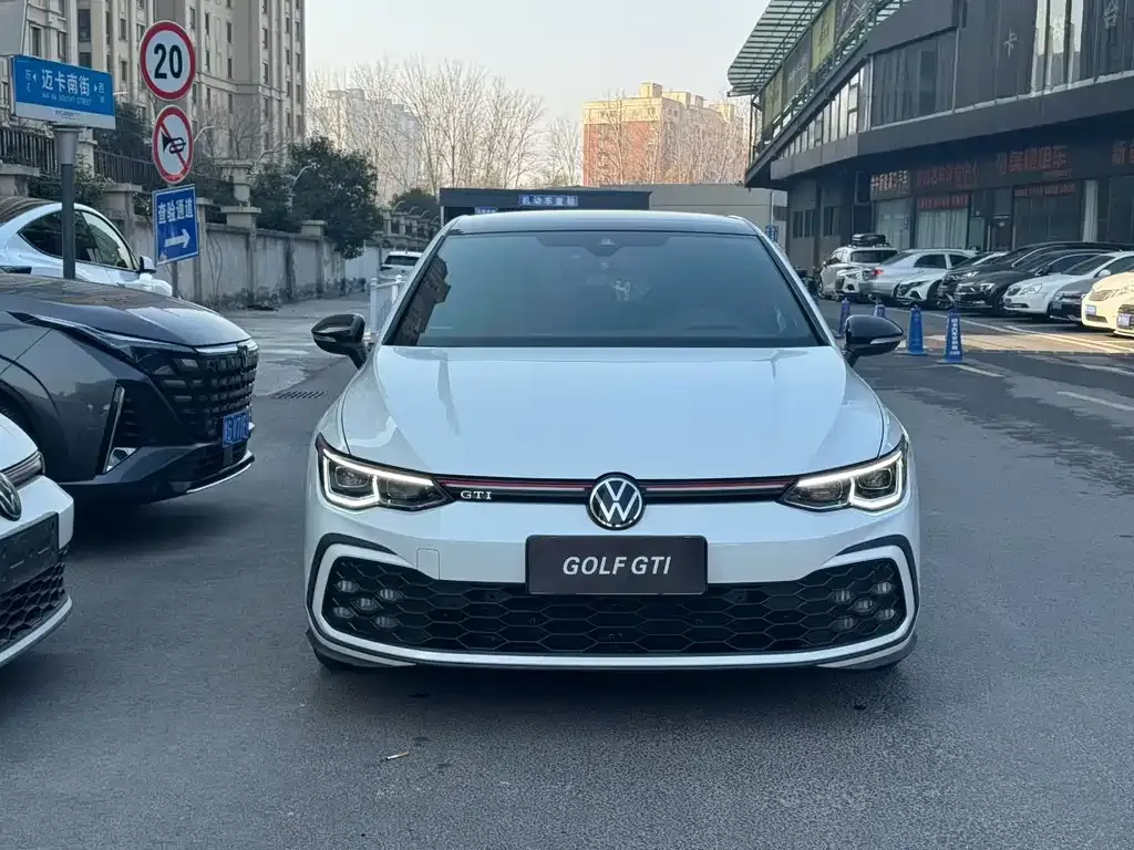 Volkswagen Golf GTI — фото 5