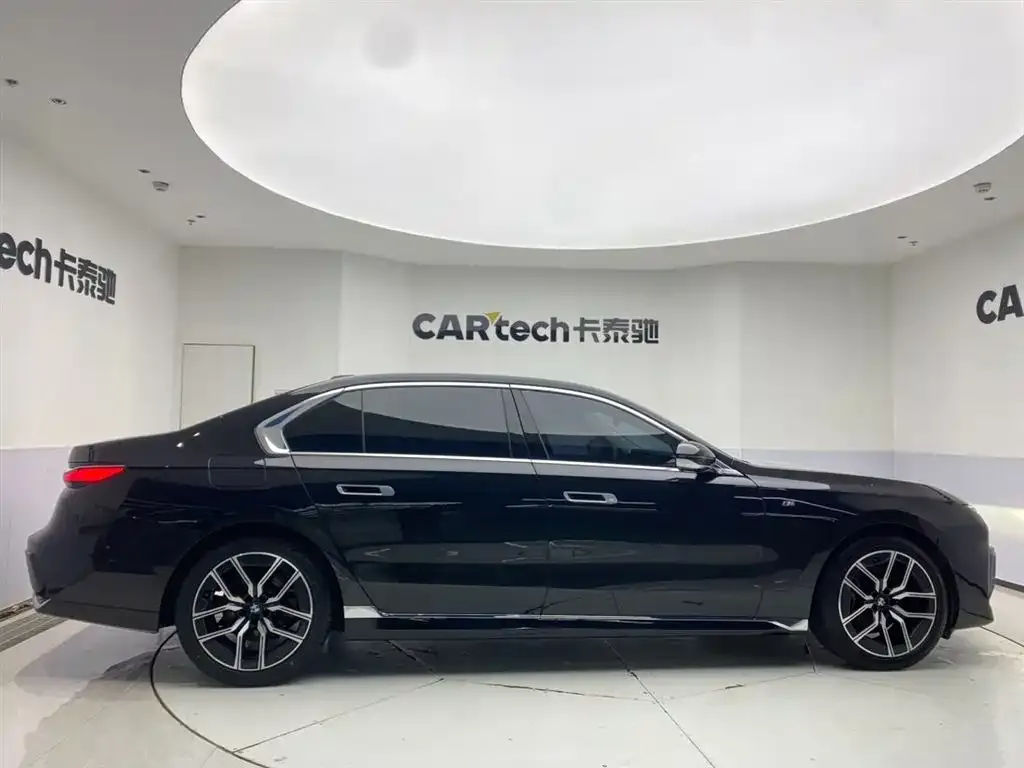 BMW 7 Series — фото 4