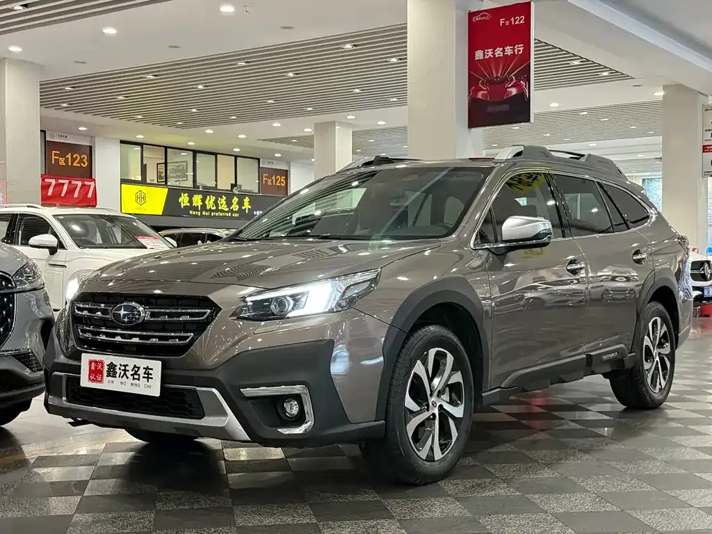 Subaru Outback — фото 1