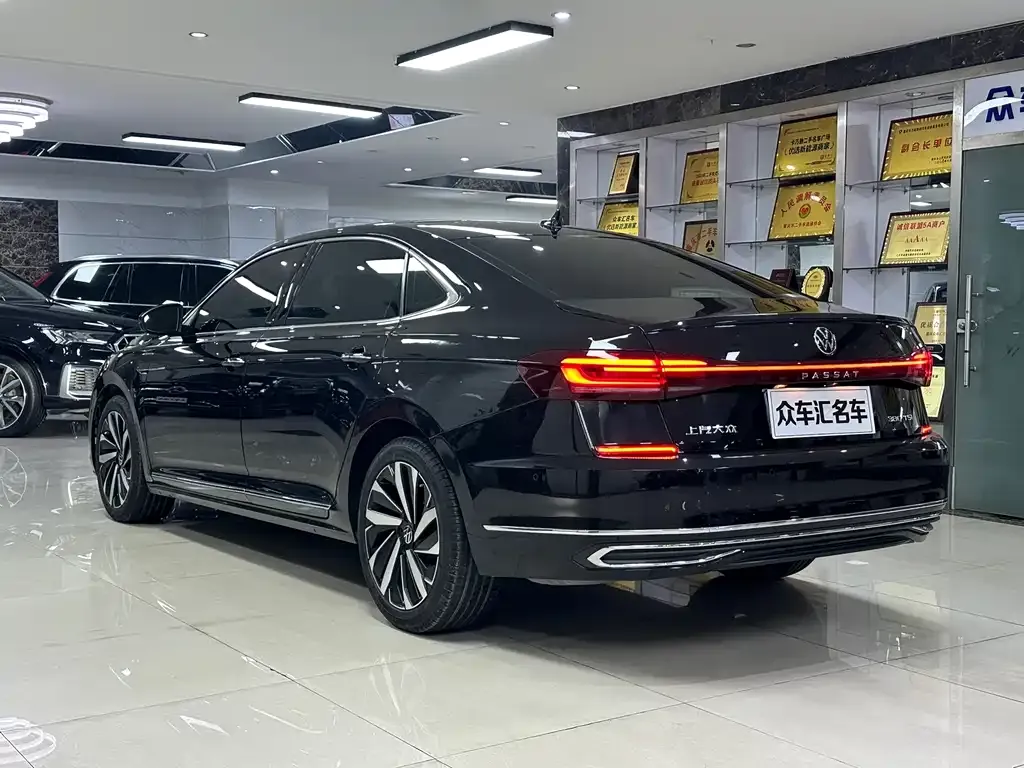 Volkswagen Passat — фото 4