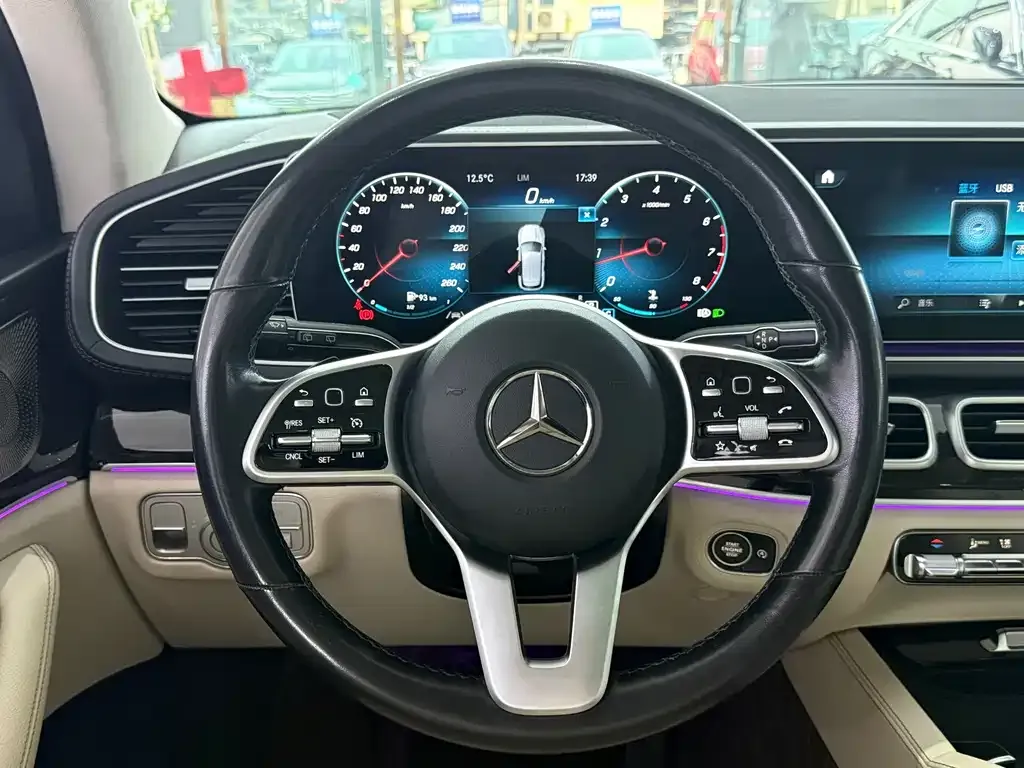 Mercedes-Benz GLE — фото 8