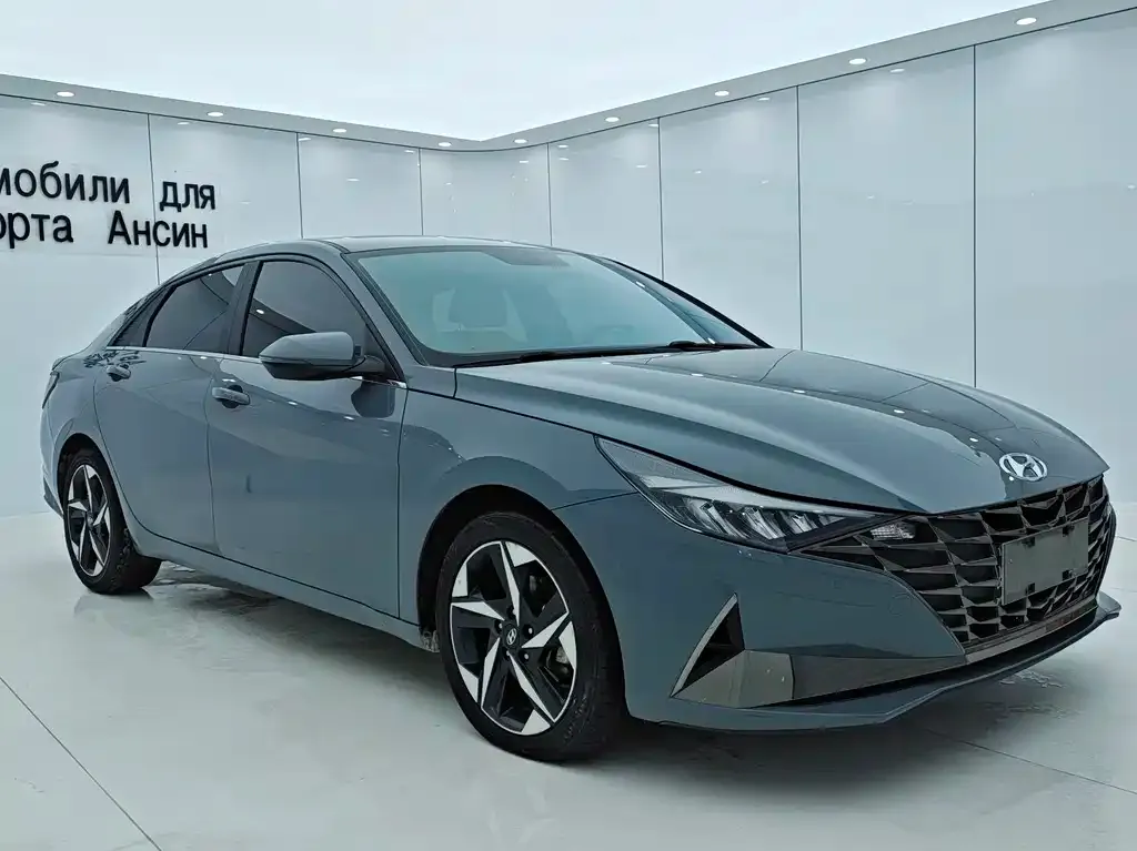 Hyundai Elantra — фото 5
