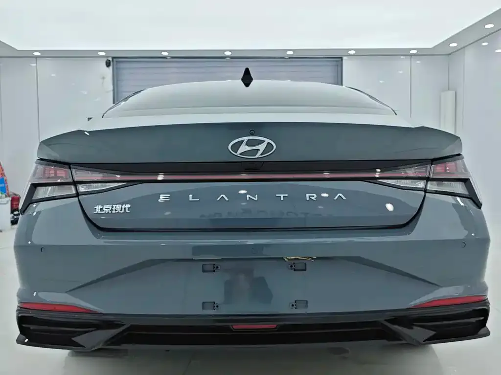 Hyundai Elantra — фото 7